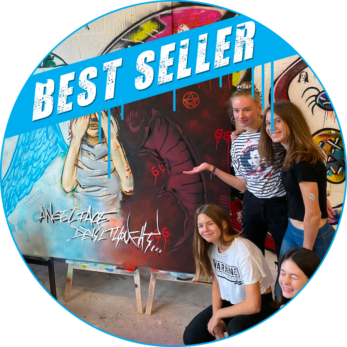 animation d'un anniversaire original, ludique et créatif avec GRAFFITIversaire avec notre atelier de customisation et décoration au spray sur un panneau en bois fin de grand format à peindre tous et toutes ensemble